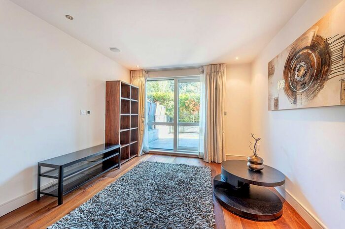 1 Bedroom Flat For Sale In Park Street, Chelsea Creek, London, SW6