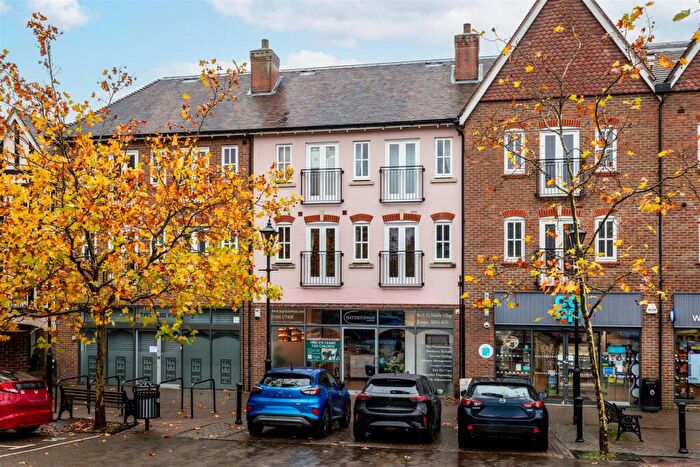 1 Bedroom Flat For Sale In Middle Village, Haywards Heath, RH16