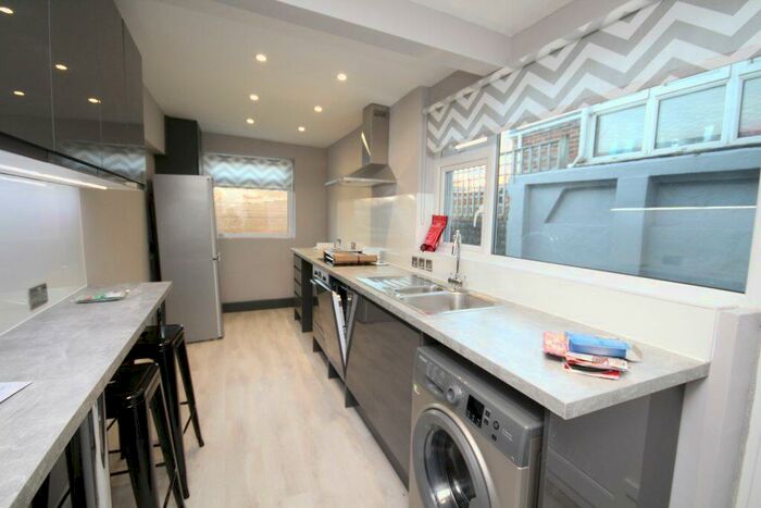 5 Bedroom Terraced House To Rent In Ladysmith Road, BN2