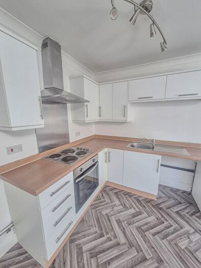 1 Bedroom Flat To Rent In Station Lane, Featherstone, WF7