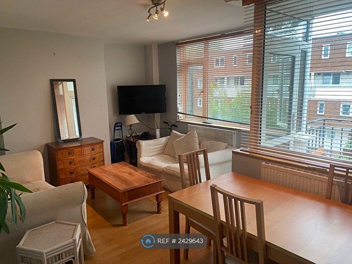 4 Bedroom Maisonette To Rent In Mcconnell House, London, SW8