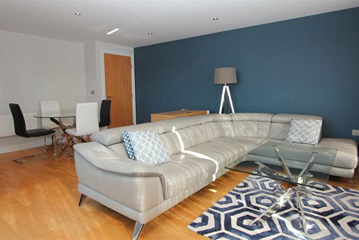 2 Bedroom Flat To Rent In Crozier House, Leeds Dock, LS10