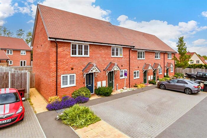 2 Bedroom End Of Terrace House For Sale In Ernest Road, West Malling, Kent, ME19