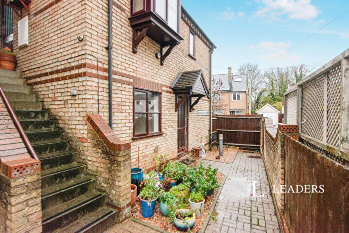 2 Bedroom House To Rent In Lanthony Court, Arlesey, SG15