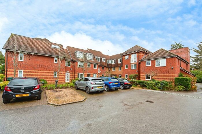 1 Bedroom Flat For Sale In Plymyard Avenue, Bromborough, Wirral, Merseyside, CH62