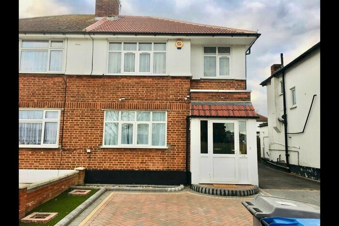 3 Bedroom Semi-Detached House To Rent In The Mall, Harrow, HA3
