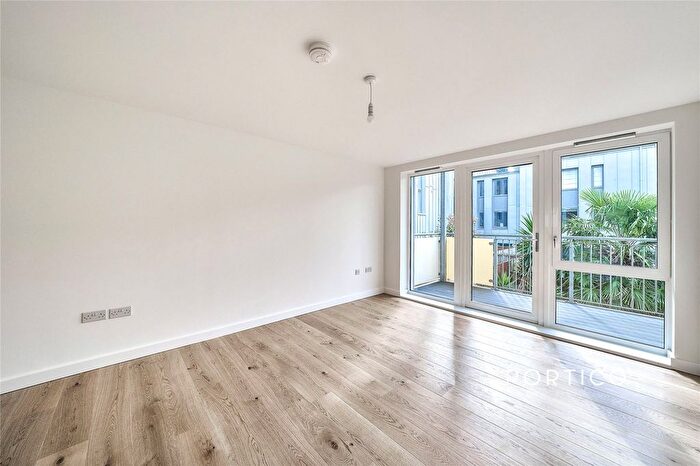 1 Bedroom Flat To Rent In Wharncliffe Mews, London, SW4