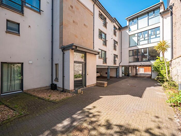 2 Bedroom Flat For Sale In / Calton Road, Holyrood, Edinburgh, EH8