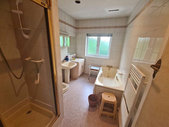 4 Bedroom Detached House For Sale In Mayfield Gardens, Hendon, London, NW4