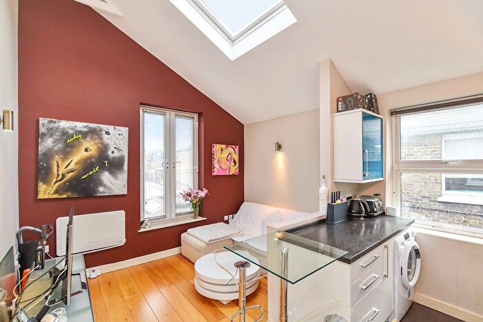 1 Bedroom Flat To Rent In Collingbourne Road, London, W12