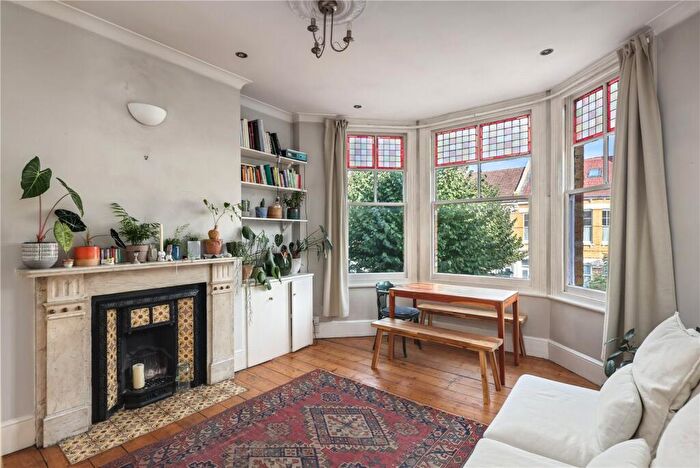 1 Bedroom Flat For Sale In Newick Road, Clapton, London, E5