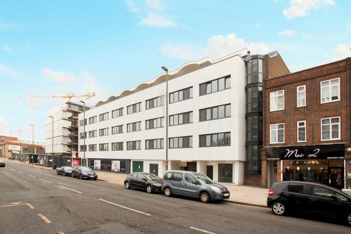1 Bedroom Apartment To Rent In High Road London, N20