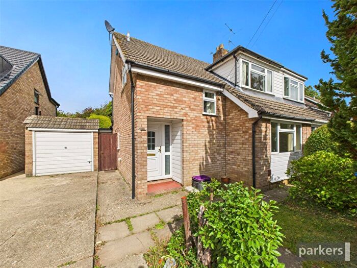 3 Bedroom Semi-Detached House For Sale In Thatchers Drive, Maidenhead, Berkshire, SL6