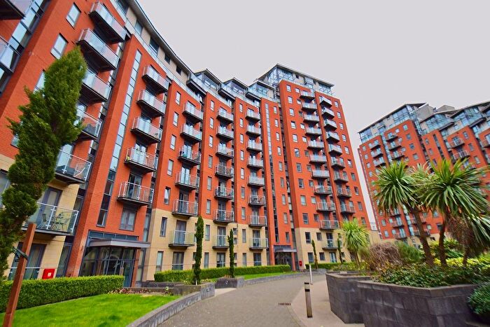 2 Bedroom Flat To Rent In Gotts Road, Leeds, LS12