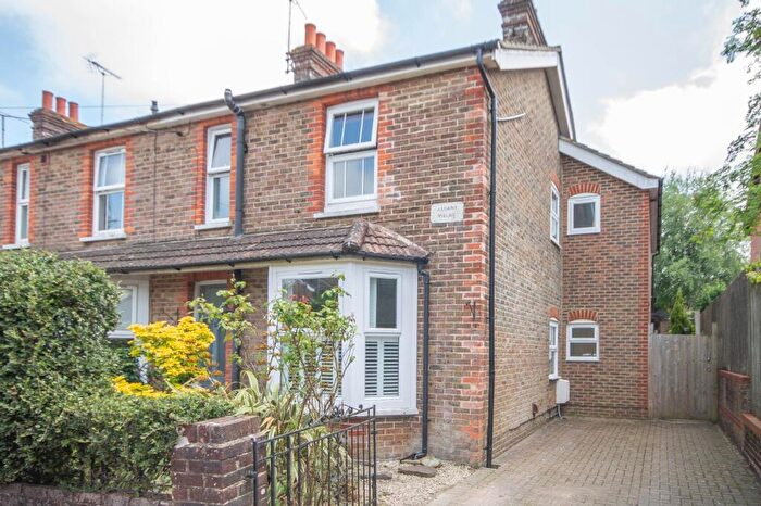4 Bedroom End Of Terrace House For Sale In Horsgate Lane, Cuckfield, RH17