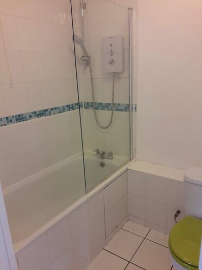 1 Bedroom Flat To Rent In St. Ives Close, Luton, LU3