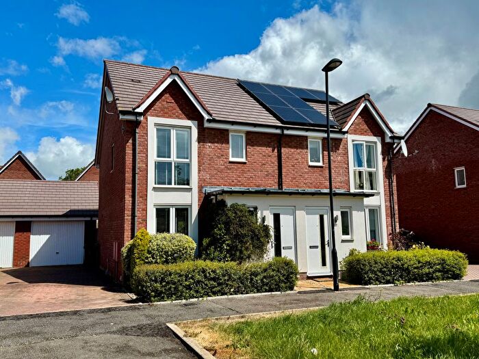 3 Bedroom Semi-Detached House For Sale In Eastlake, Tadpole Garden Village, Swindon, SN25