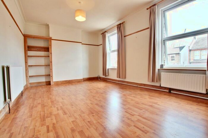1 Bedroom Apartment To Rent In Mackenzie Road, Beckenham, BR3