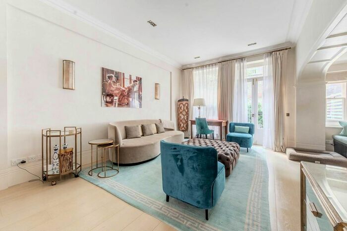 2 Bedroom Flat To Rent In Ormonde Gate, Chelsea, London, SW3