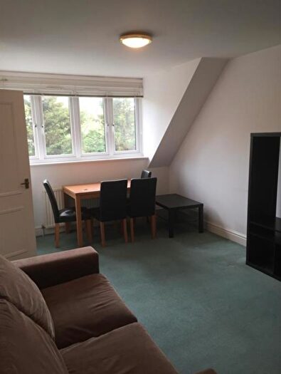 1 Bedroom Property To Rent In Avenue Road, London, N12
