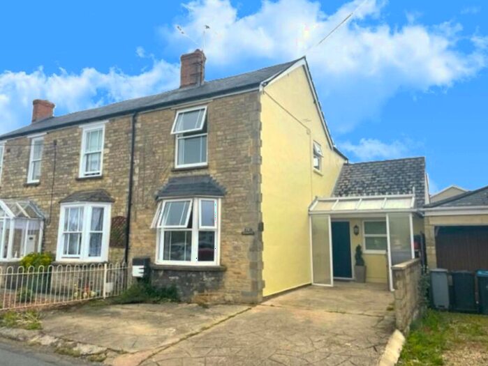 3 Bedroom Terraced House To Rent In The Crofts, Witney, OX28