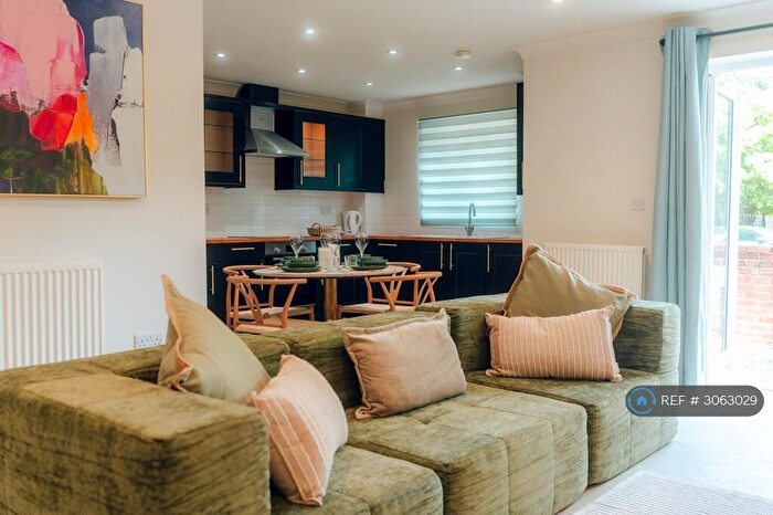 2 Bedroom Flat To Rent In Water Eaton Road, Oxford, OX2