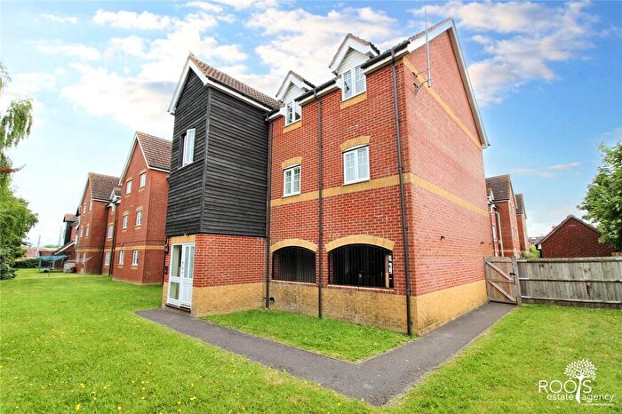 2 Bedroom Apartment For Sale In Harbury Court, Newbury, RG14