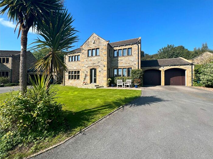 4 Bedroom Detached House For Sale In Newlands, Far Bank, Shelley, HD8