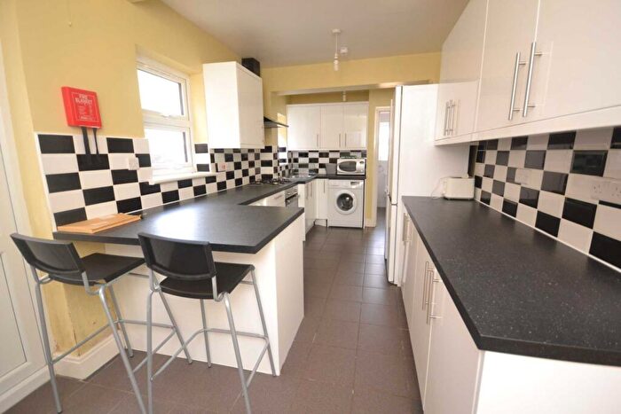 5 Bedroom Terraced House To Rent In Liverpool Road, Reading, RG1