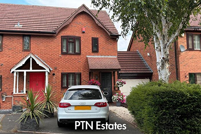 2 Bedroom House To Rent In Anita Avenue, Tipton, DY4