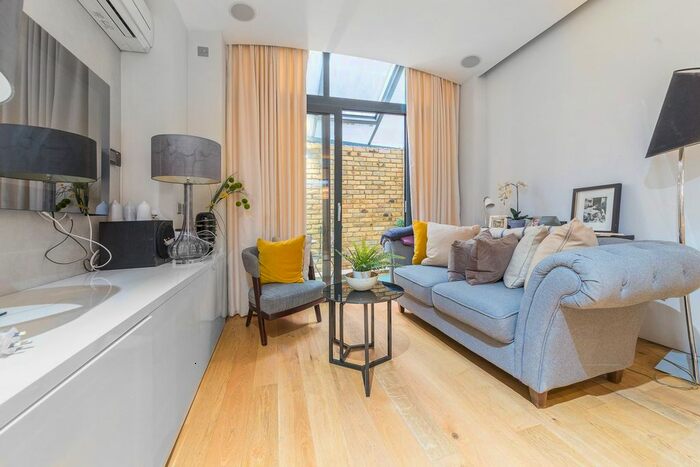 2 Bedroom Flat To Rent In 3 Bedfordbury, London WC2N