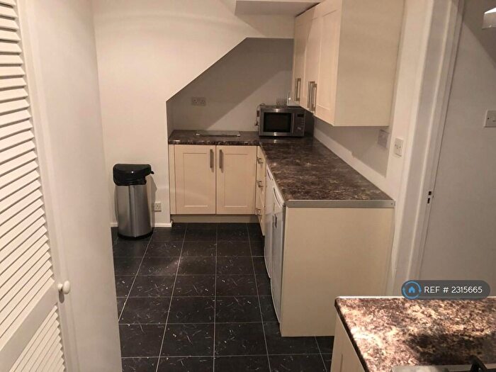 1 Bedroom Flat To Rent In Whitstable Road, Canterbury, CT2