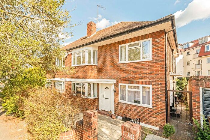 2 Bedroom Maisonette To Rent In Grove Crescent, Kingston Upon Thames, KT1