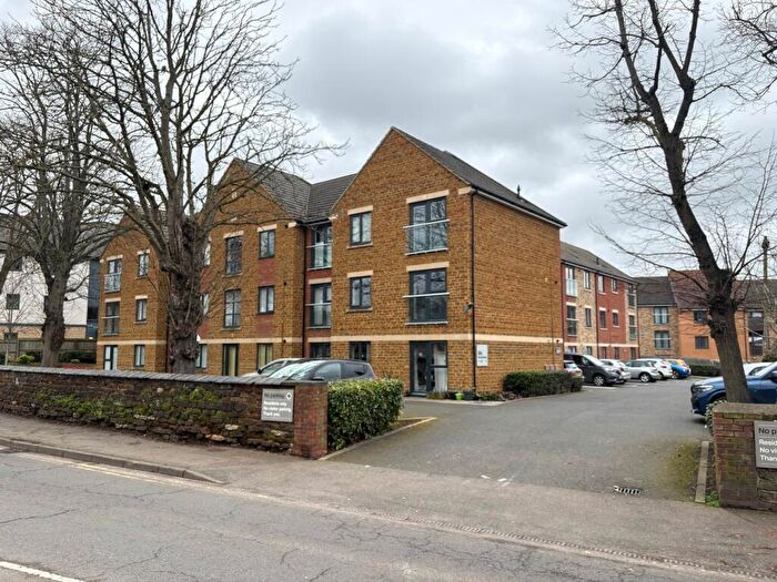 1 Bedroom Flat For Sale In Broad Green, Wellingborough, NN8