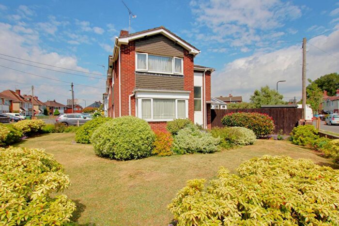 3 Bedroom Detached House For Sale In Brookwood Road, Southampton, SO16