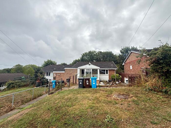 2 Bedroom Semi-Detached Bungalow To Rent In Oxley Close, Stocksbridge, Sheffield, South Yorkshire, S36