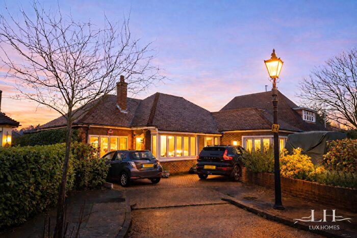 3 Bedroom Detached Bungalow For Sale In Brook Close, Romford, RM2