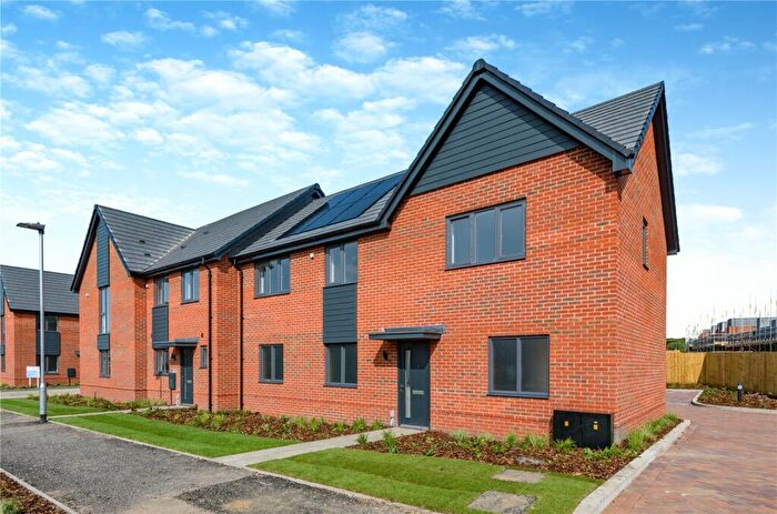 2 Bedroom Apartment To Rent In Ireland Road, Crowthorne, Berkshire, RG45