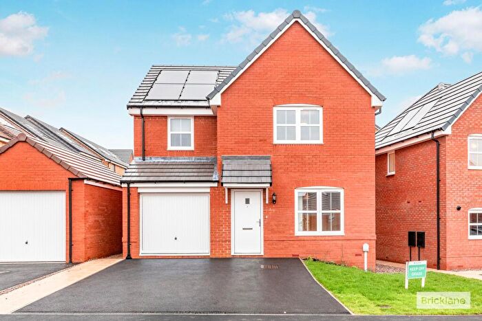 4 Bedroom House To Rent In Poppy Way, Northampton, NN6