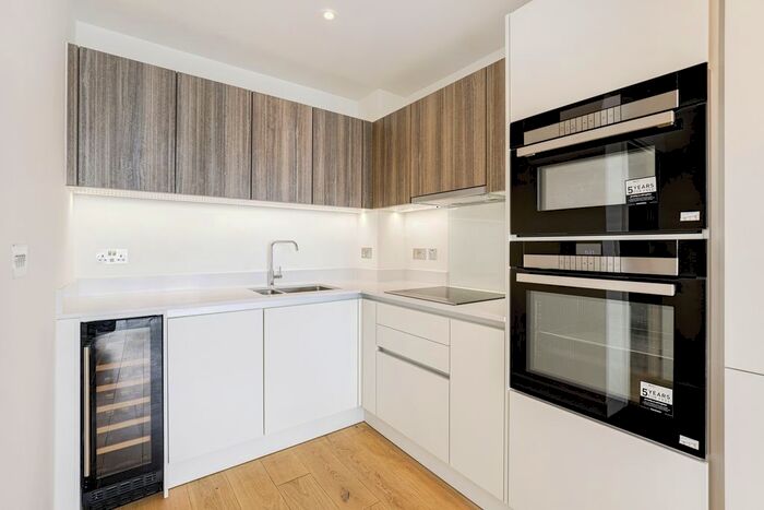 1 Bedroom Flat To Rent In Twickenham Gateway, London Road, Twickenham, TW1