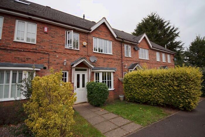 3 Bedroom Property To Rent In Wade Court, Cheltenham, GL51