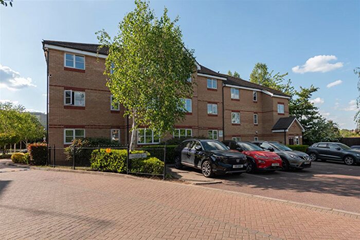 2 Bedroom Flat For Sale In Coltswood Court, Pickard Close, London, N14