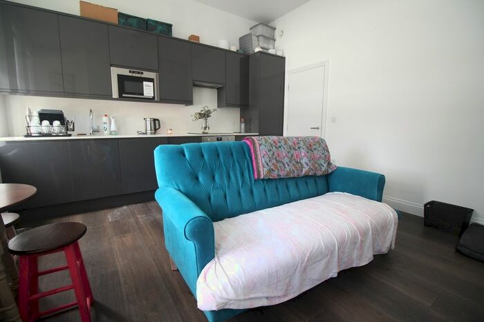 1 Bedroom Flat To Rent In Putney High Street, London, SW15