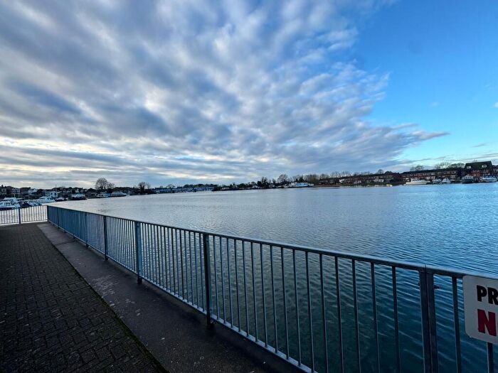 Property For Sale In - Riverdene Place, Southampton, Hampshire, SO18