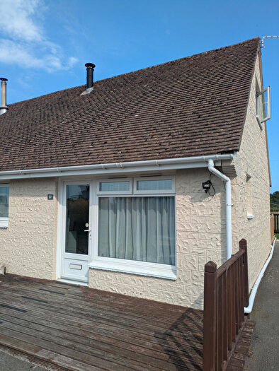 2 Bedroom Semi-Detached Bungalow To Rent In Duver Road, Seaview, PO34