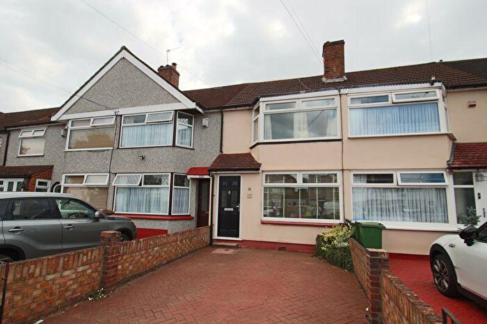 2 Bedroom Terraced House To Rent In Sherwood Park Avenue, Sidcup, DA15