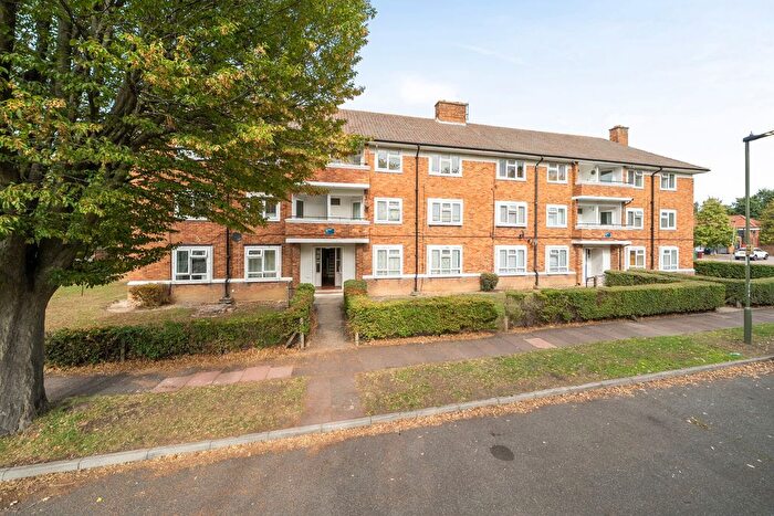 2 Bedroom Flat For Sale In Hornbeam Way, Bromley, BR2