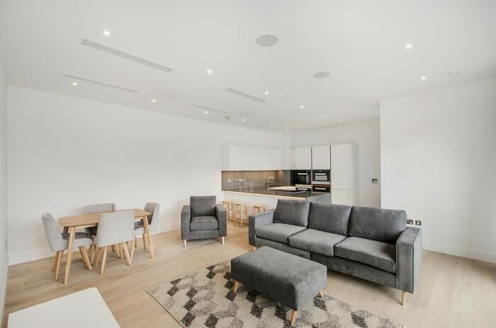 2 Bedroom Flat To Rent In Central Avenue, London, SW6