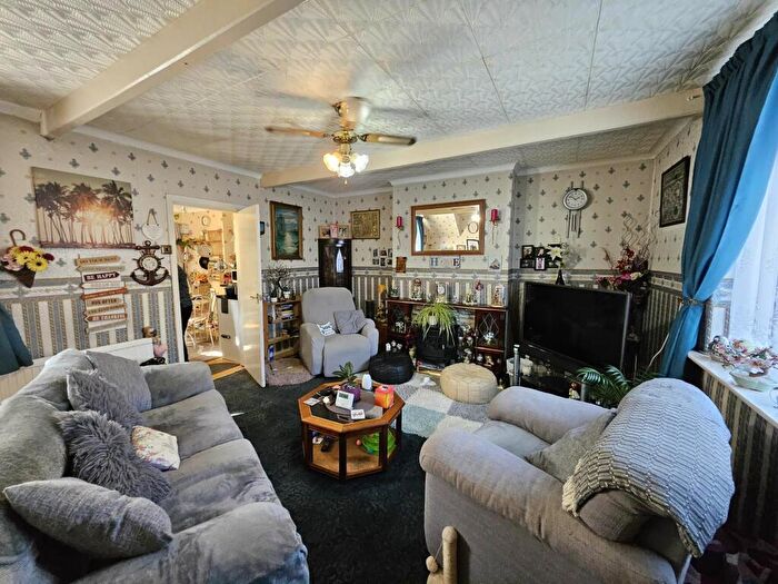 3 Bedroom Terraced House For Sale In Mansfield Crescent, Armthorpe, Doncaster, DN3