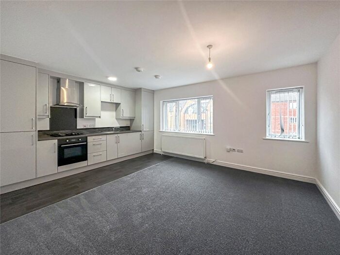 1 Bedroom Flat To Rent In Chalvey Grove, Slough, Berkshire, SL1